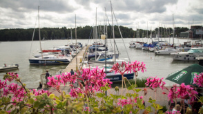 Apartamenty nad jeziorem port Mikołajki restauracje Mazury Polska