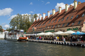 Apartamenty nad jeziorem port Mikołajki restauracje Mazury Polska